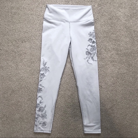 •FABLETICS• RARE High-Waisted Embroidered Legging - Picture 3 of 6